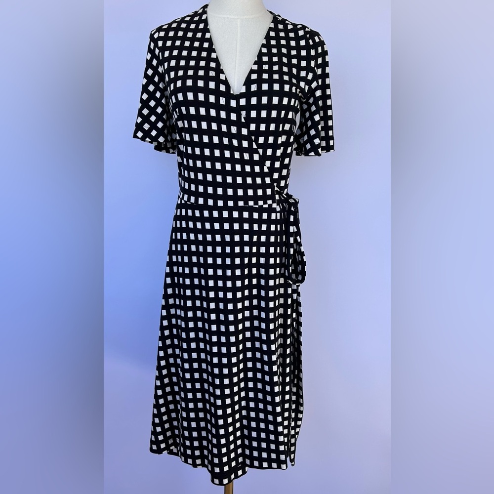 Ann Taylor Women’s True Wrap‎ Dress Black & White Check V-Neck Size 8